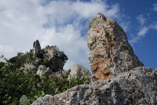 Kỳ[-]thú[-]núi[-]Xương[-]Cá[-]ở[-]Bình[-]Định